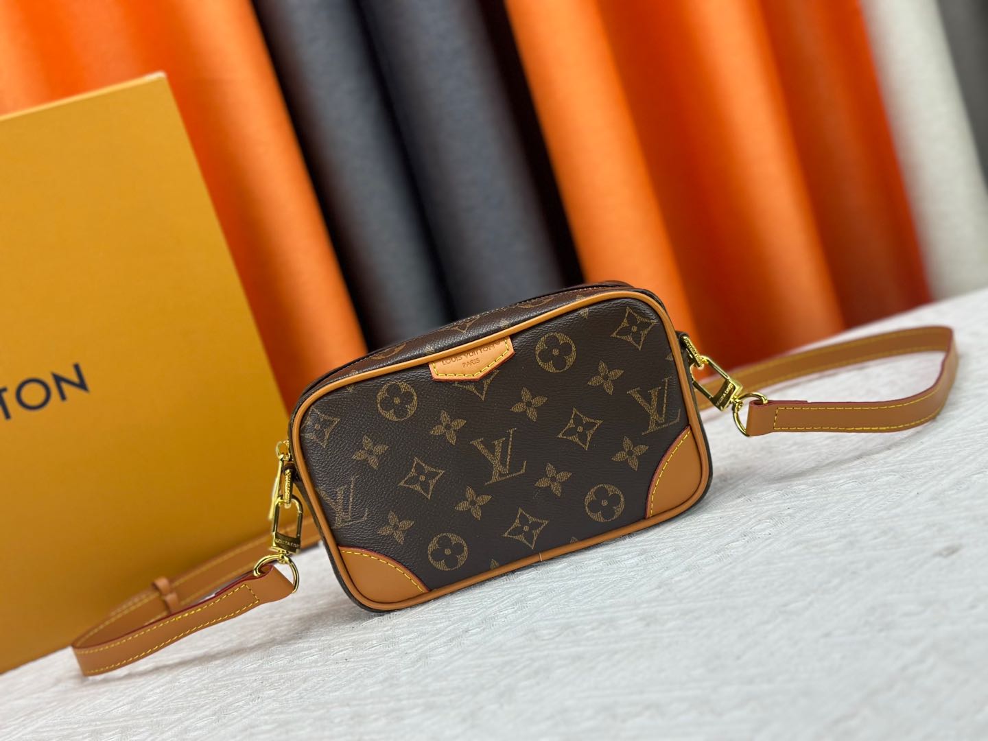 LV bag 335